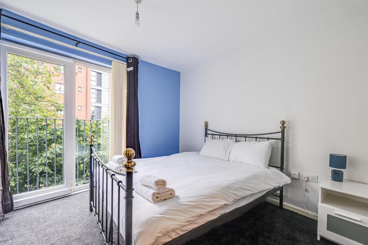 Comfy 2 Bedroom 2 Bath Apt Near Etihad Apartment *