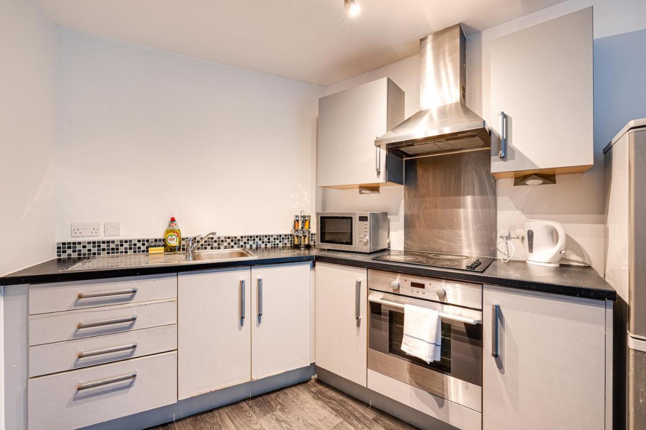 Apartment Comfy 2 Bedroom 2 Bath Apt Near Etihad Manchester
